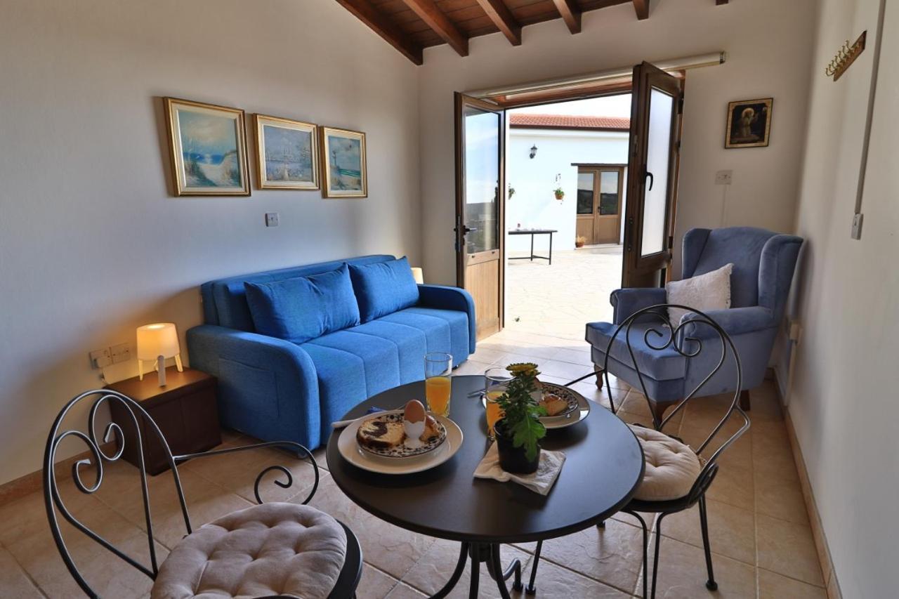 Samareitidos Light Cottage Anaphotia エクステリア 写真